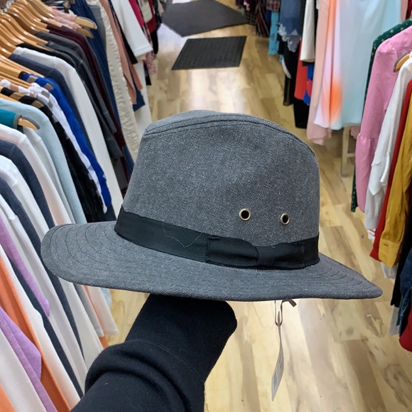 Women’s Hat - Picture 2 of 3